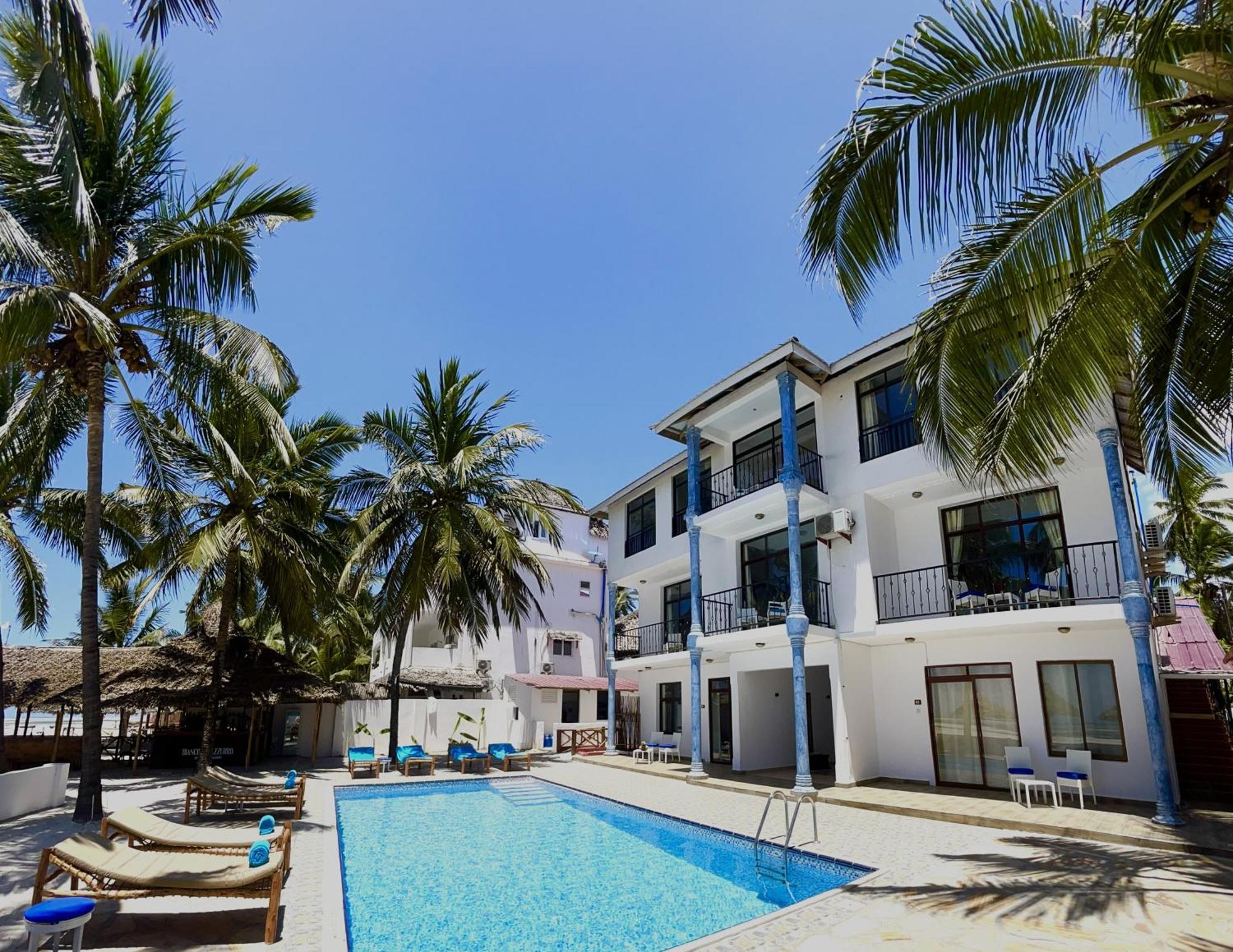 Bianco Azzurro Hotel & Restaurant Пвани-Мчангани Экстерьер фото